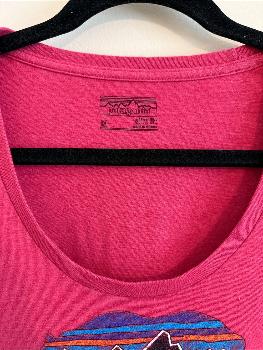 Patagonia Women's Scoop Neck Graphic Tee - Raspberry Pink // Medium Slim Fit - Picture 3 of 13